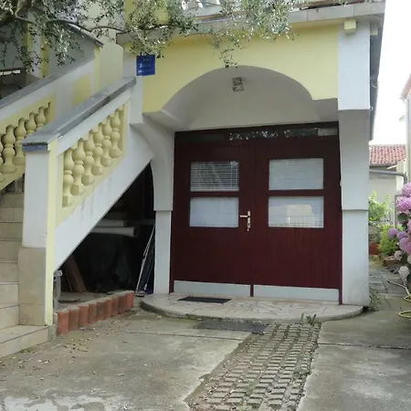 Apartment Apartman Tomislav *